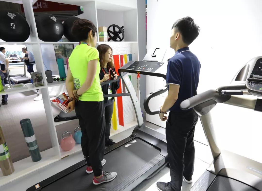 健身器材-多宝电竞阿里语音智能A5跑步机
