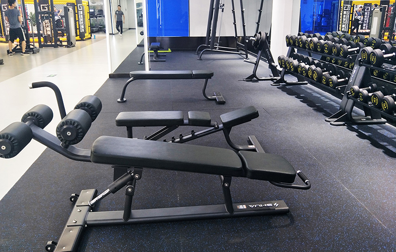多宝电竞健身器材